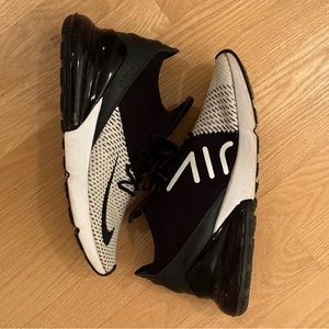 Nike AirMax 270 Flyknit Size 9
